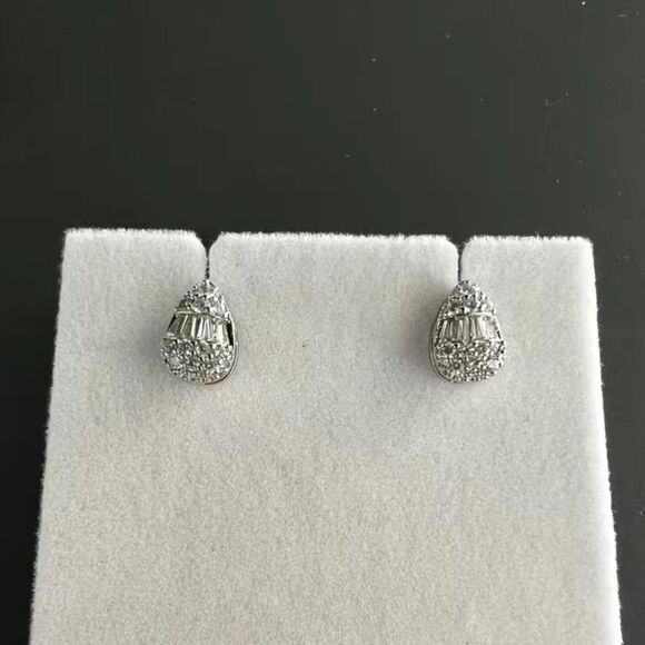 💎Petite Teardrop (Waterdrop) Diamond Stud Earrings💎 - Picture 6 of 9